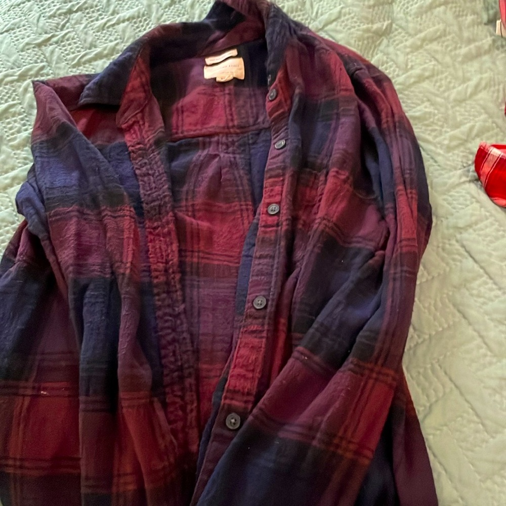 Medium boyfriend fit American eagle flannel